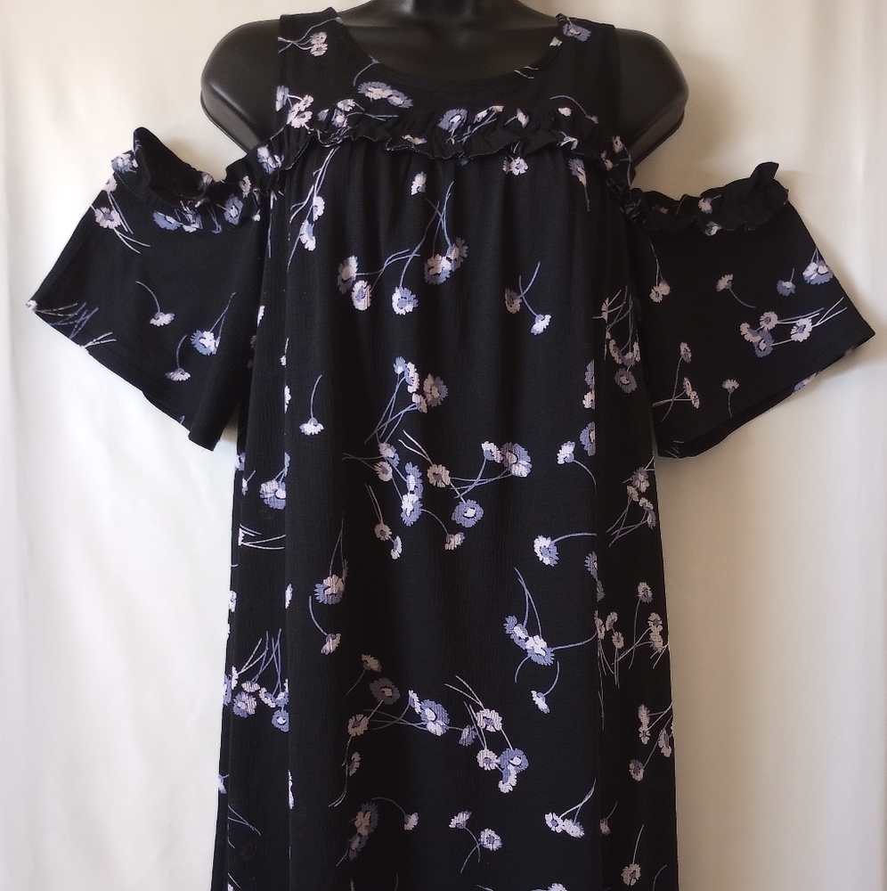 Lauren Conrad Cold Shoulder Tunic Top